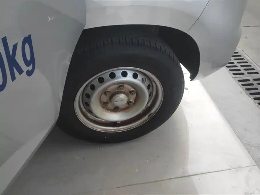 Wuling Rongguang New Card 2023 model 2.0L single row basic LJM20B