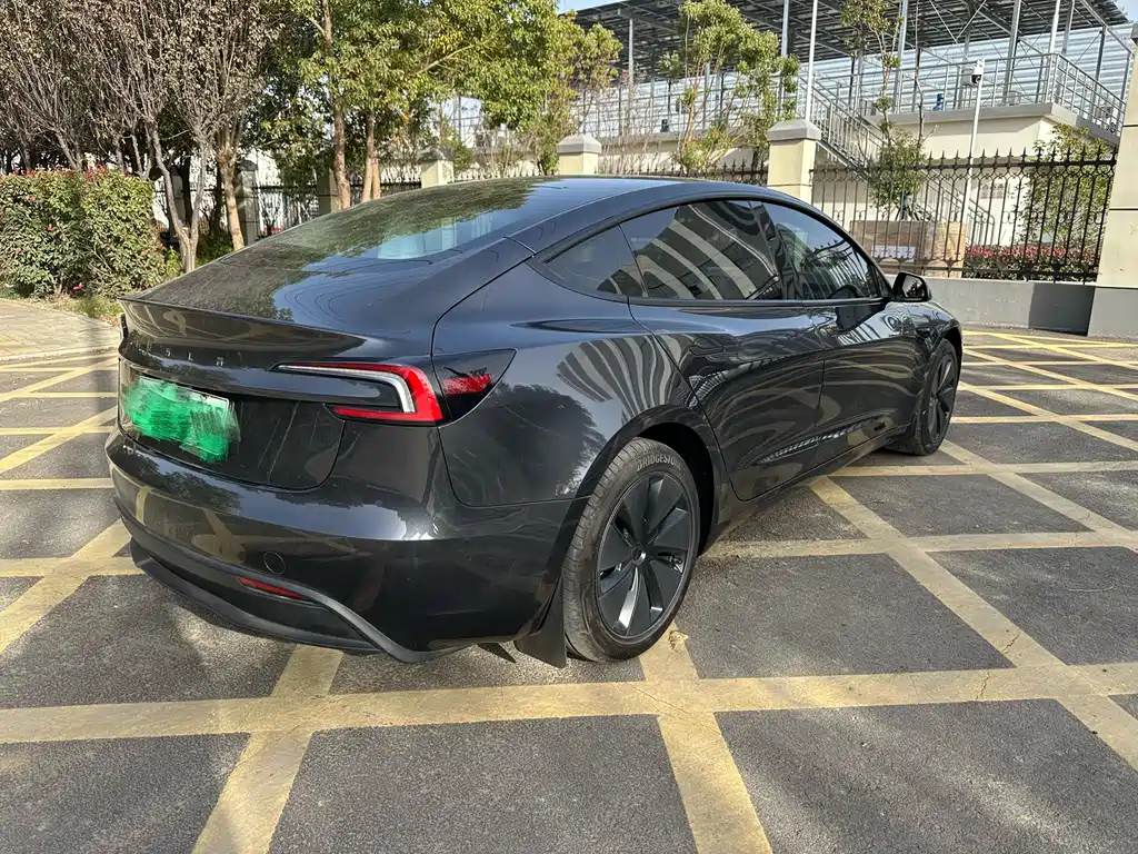 Model 3 2025 rear-wheel drive version