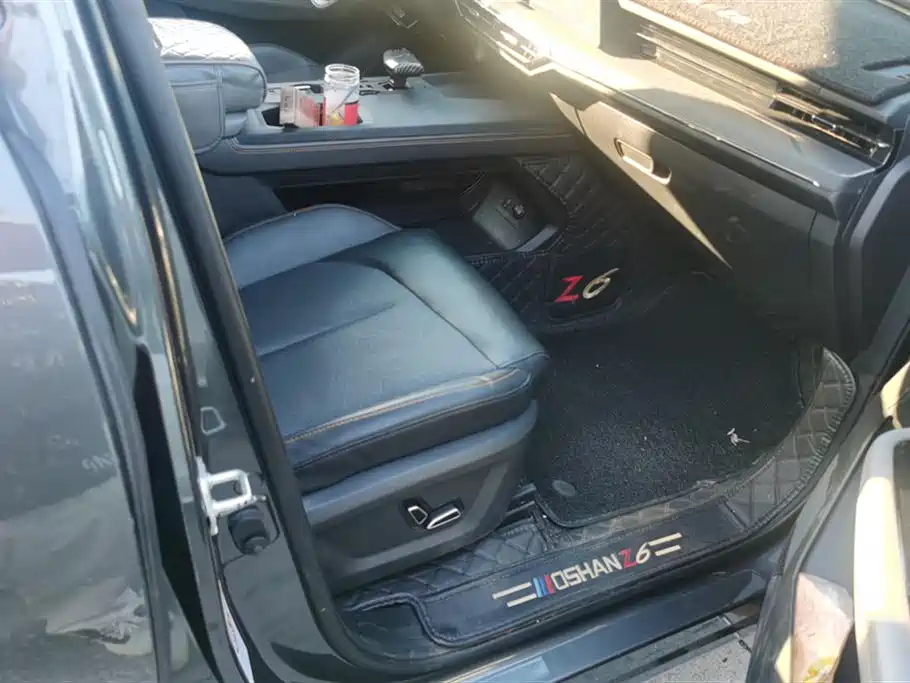 Changan Auchan Z6 2022 Blue Whale 1.5T DCT Smart Collar City Edition