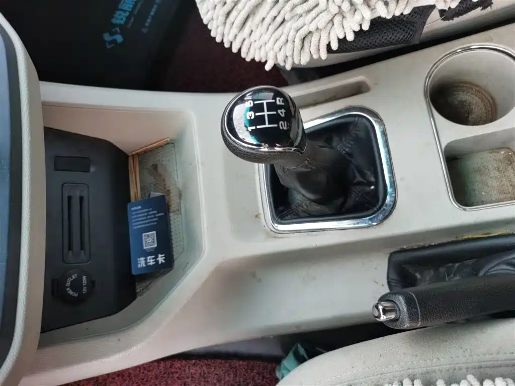 Lingzhi 2019 model M5L 1.6L 9-seater basic national VI