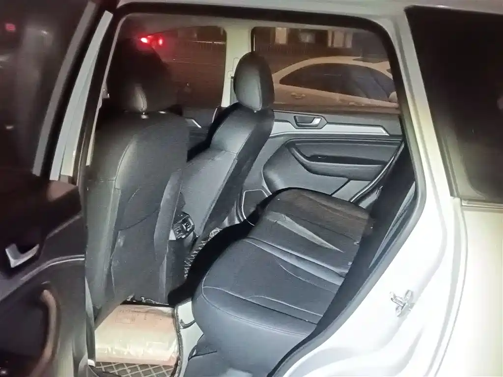 Haval H6 2019 sports version 1.5T automatic two-wheel drive elite country VI