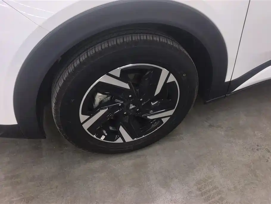 Nezha X 2023 model 400