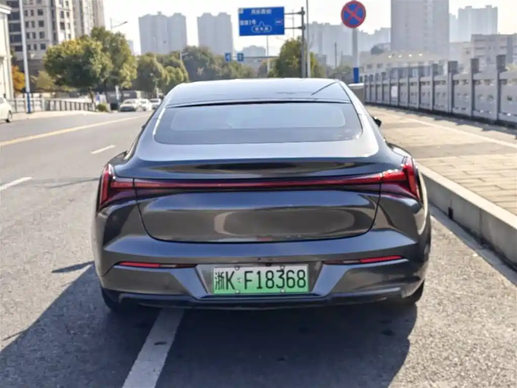 Nezha S 2022 extended range version 1160km rear drive medium version