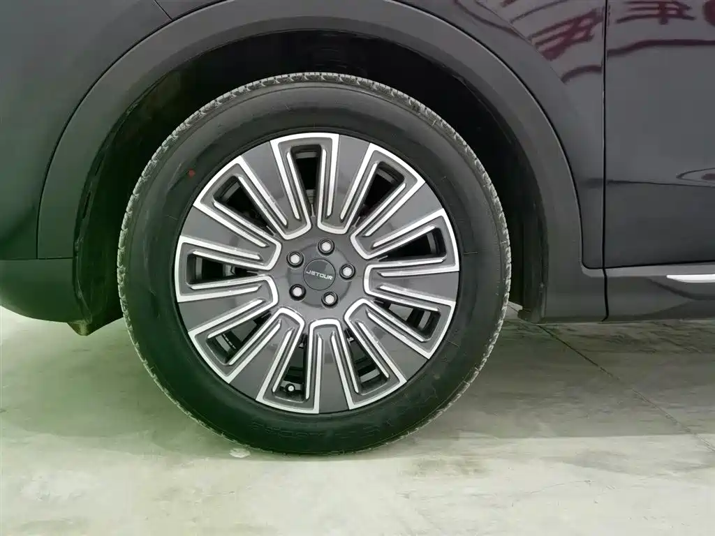 Jietu X70 PLUS 2025 1.5T Luxury Surging Version 5 seats