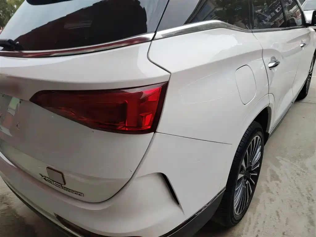 Jietu X95 2020 1.6T DCT Discovery Pro Version 5 seats