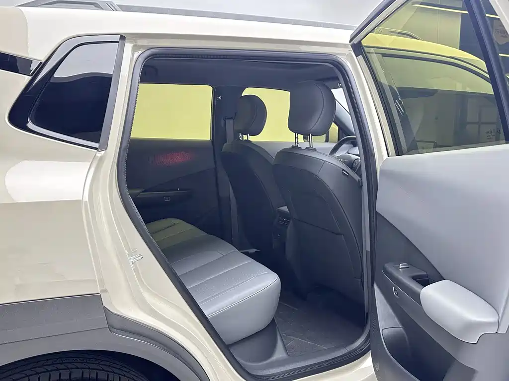 Nano 06 2025 model 471 Ultra