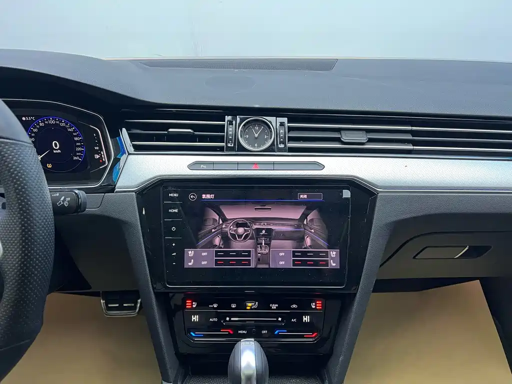 Magotan 2024 model 2 million public enjoy model 330TSI DSG luxury