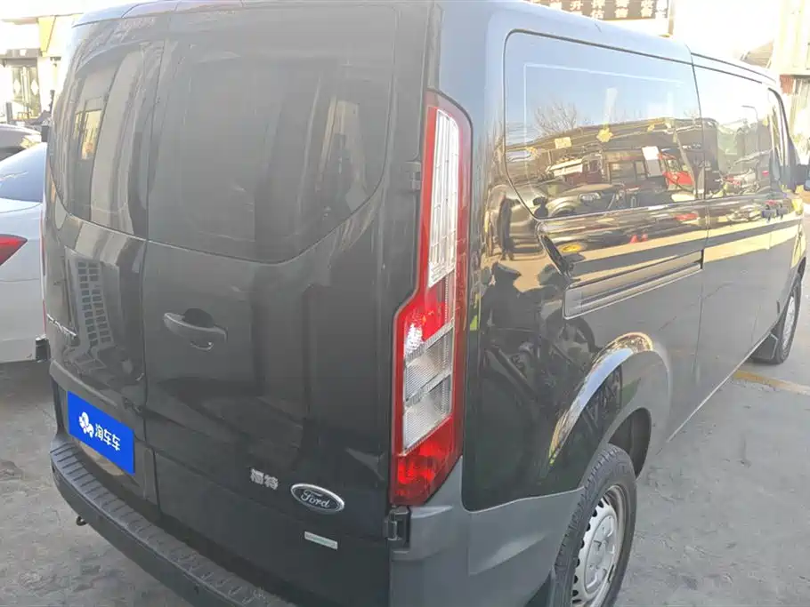 Quanshun 2020 2.0T gasoline multifunctional commercial vehicle center axle low-top double-open tailgate country VI