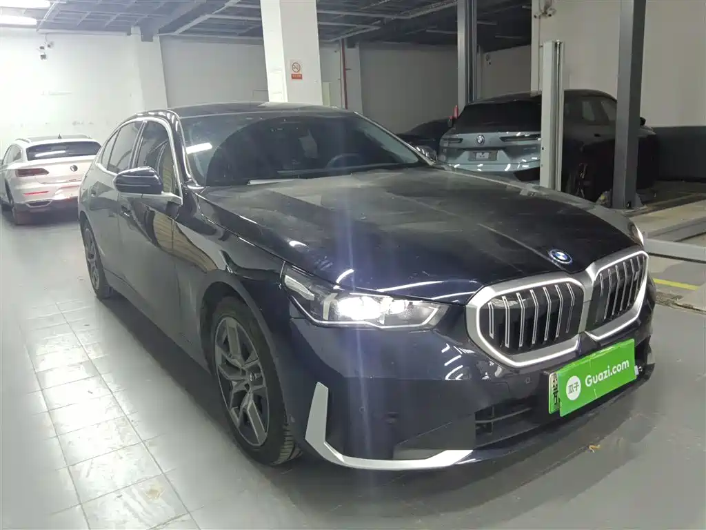 BMW i5 2024 eDrive 35L Luxury Set