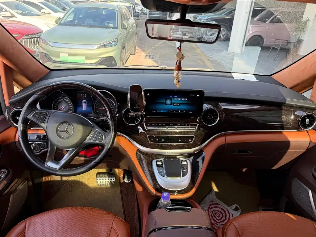 Mercedes-Benz V-class 2021 V 260 L long wheelbase luxury Edition