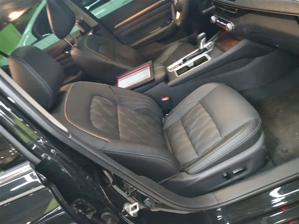 Teana 2024 2.0L SV Black Gold Version