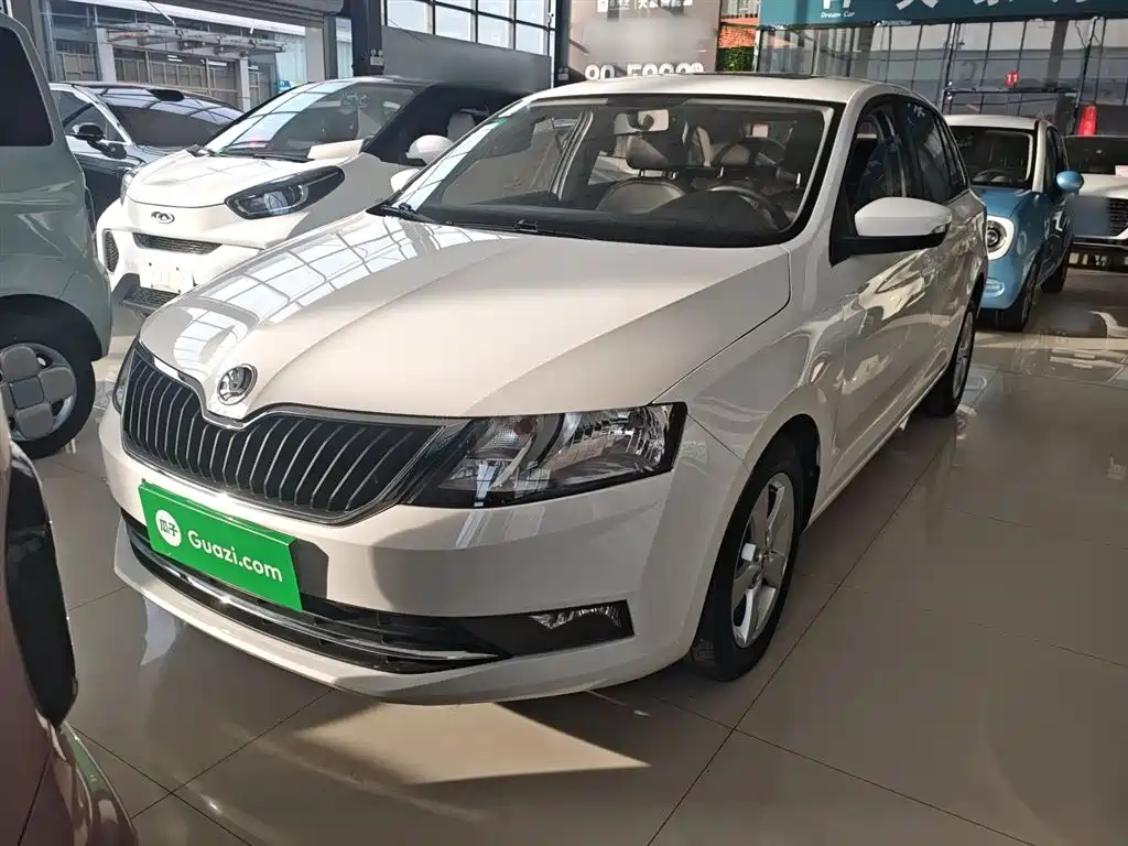 Xindong 2019 model facelift 1.5L automatic comfort version National V
