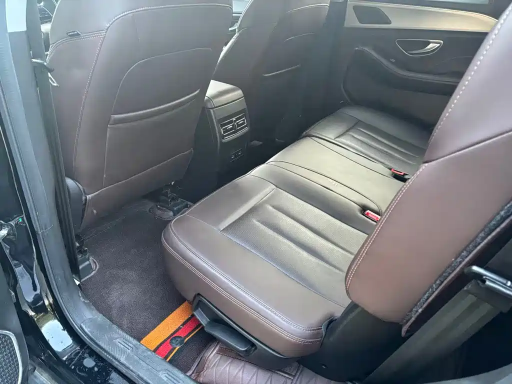 Jietu X90 PLUS 2021 model 1.6 TD DCT villa 7 seats