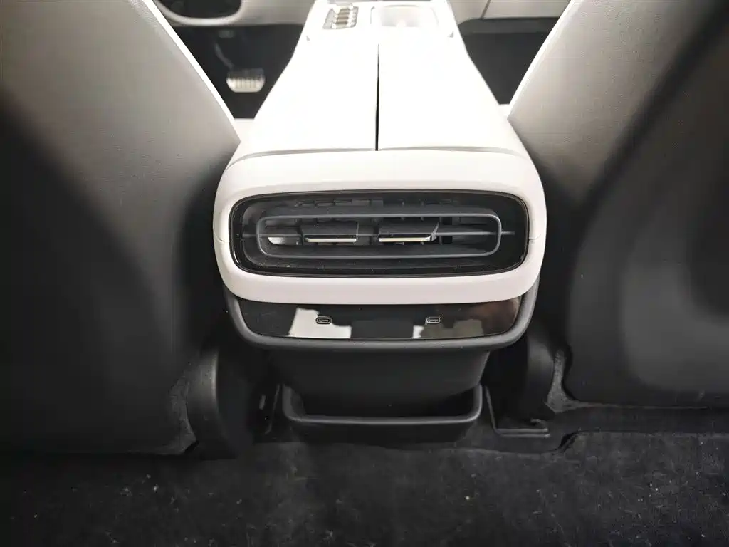 Xiaomi SU7 2024 four-wheel drive Max Founding edition