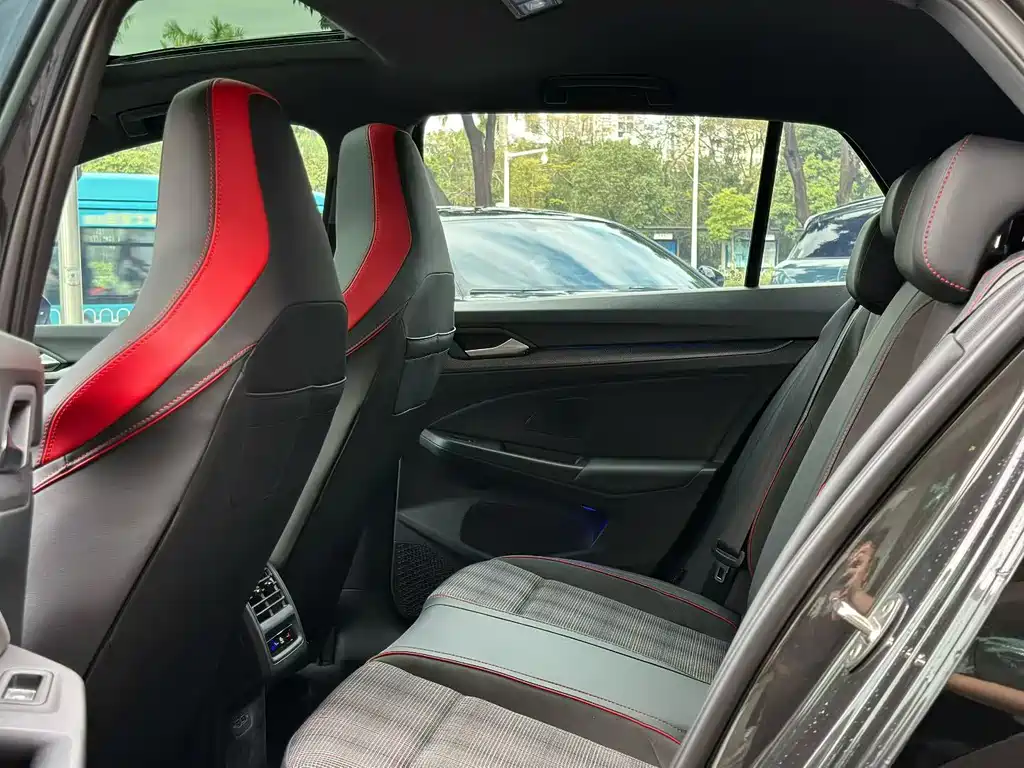 Golf GTI 2025 model 380TSI DSG GTI