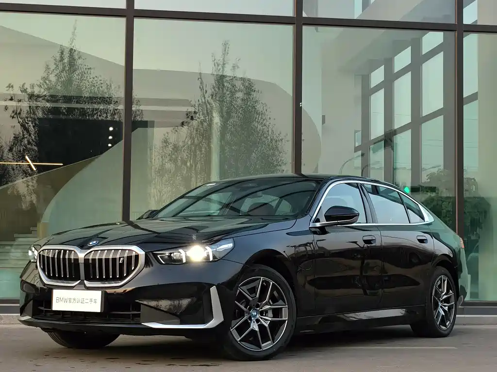 BMW i5 2024 eDrive 35L Luxury Set