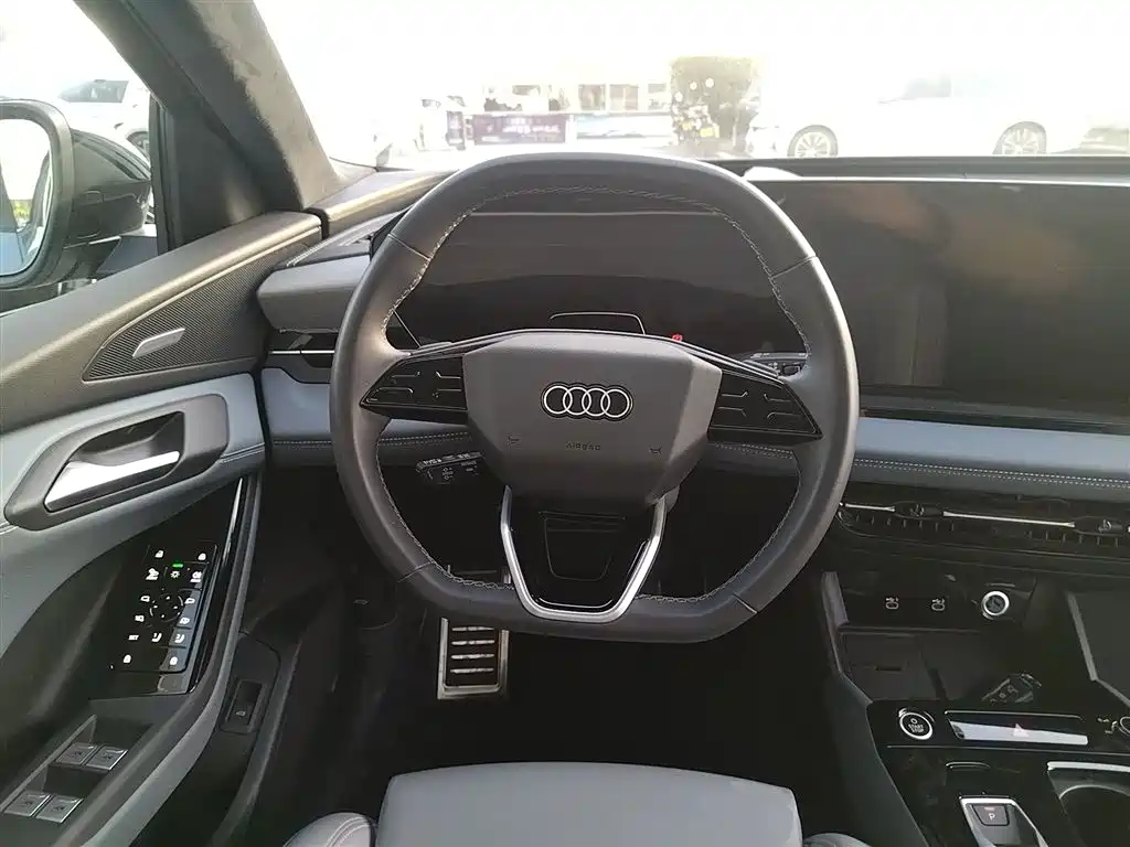Audi Q6L e-tron 2026 first pilot version
