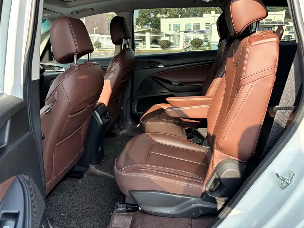Buick GL6 2019 18T 6-seater interconnected premium country VI