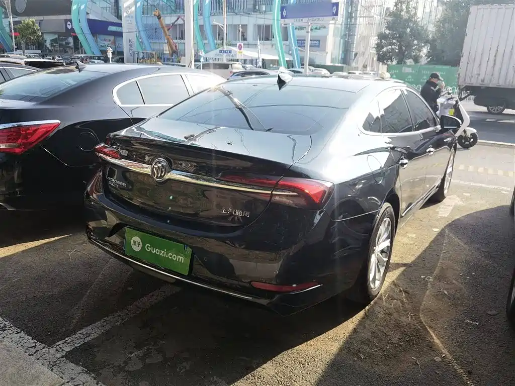 Lacrosse 2022 Model 552T Luxury