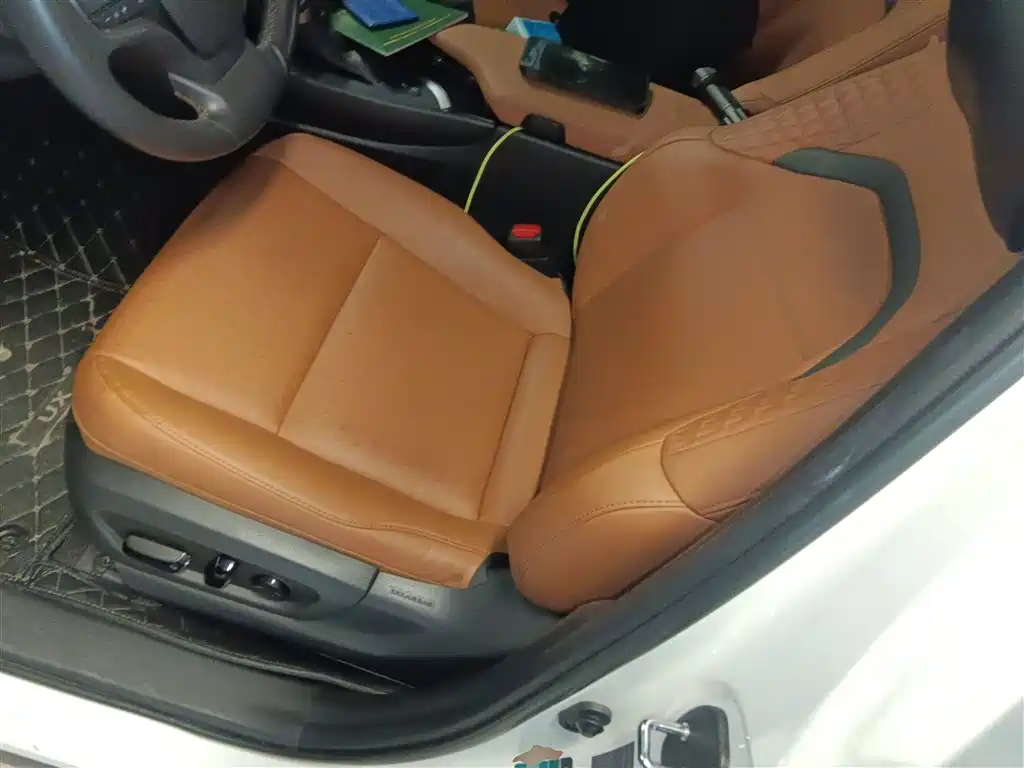 Lexus UX 2020 260h Exploration*Fun Edition