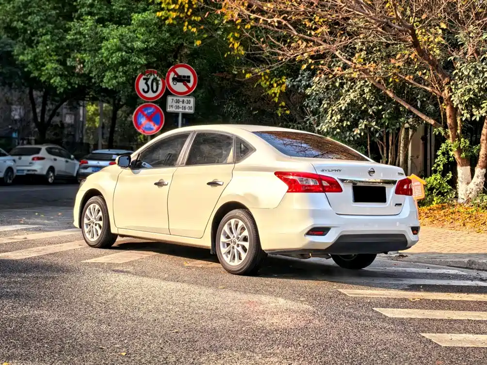 Sylphy 2019 1.6XV CVT Zhilian Exclusive Edition Country V