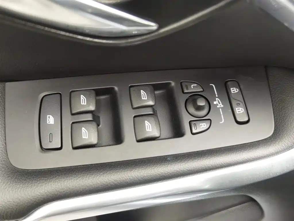 Volvo V40 2019 T3 Smart Edition