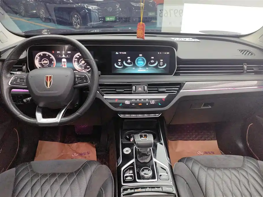 Hongqi HS5 2022 2.0T Zhilian flag collar four-wheel drive version