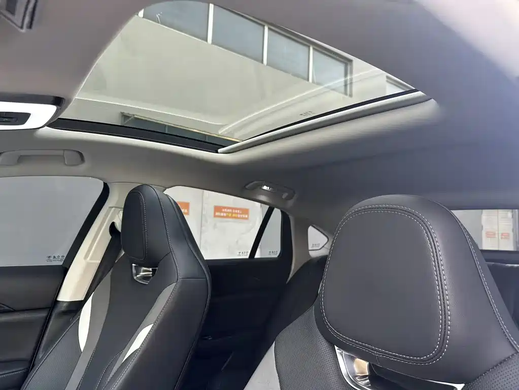 Hongqi H6 2024 model 2.0T to the United States version