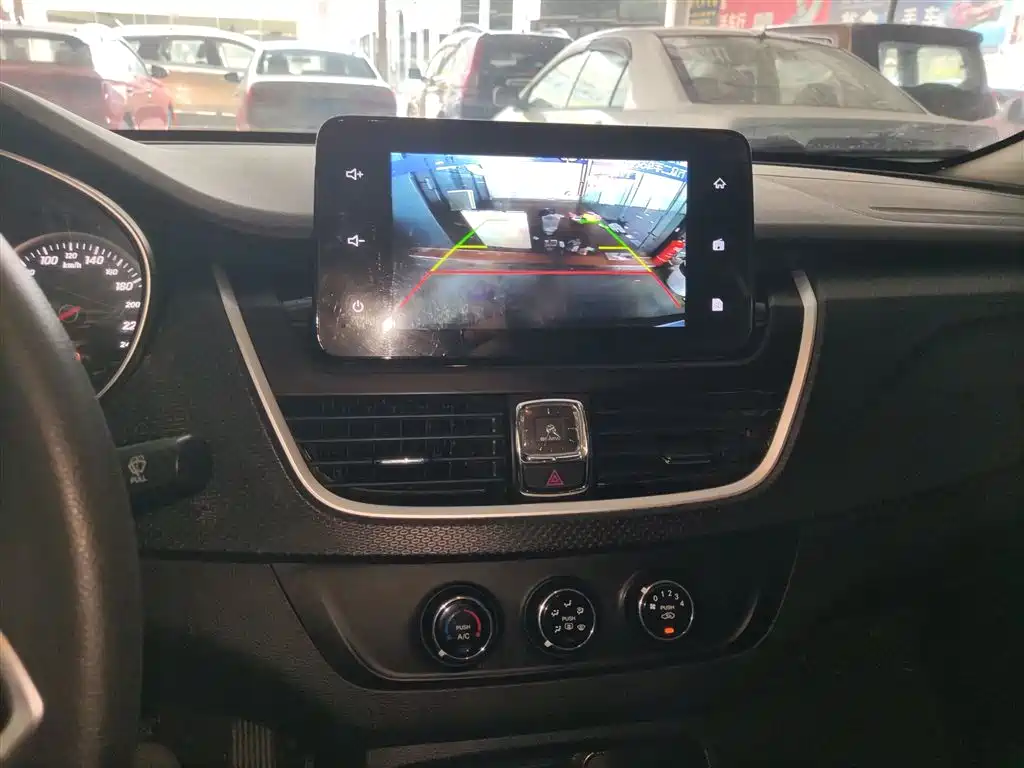 Baojun 730 2019 1.5L manual fashion type 7-seater national V