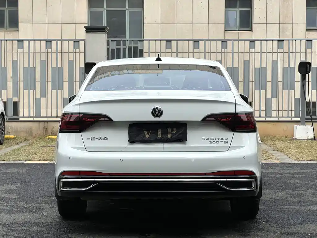 Sagitar 2023 200TSI DSG Beyond Edition