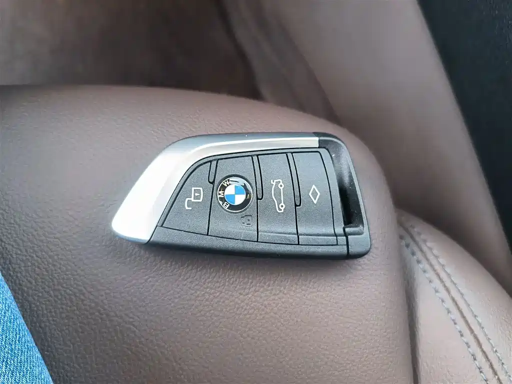 BMW i3 2023 eDrive 40 L Yao Ye Set
