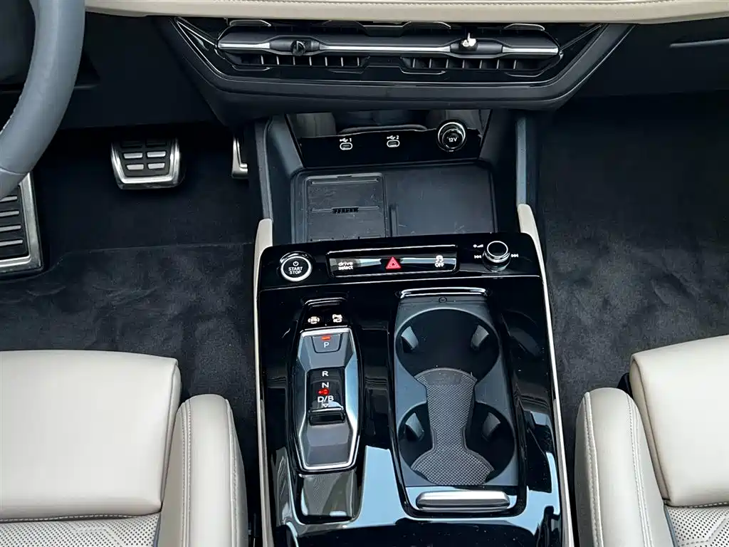 Audi Q6L e-tron 2026 first pilot version