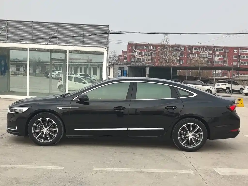 Lacrosse 2021 model 652T Luxury