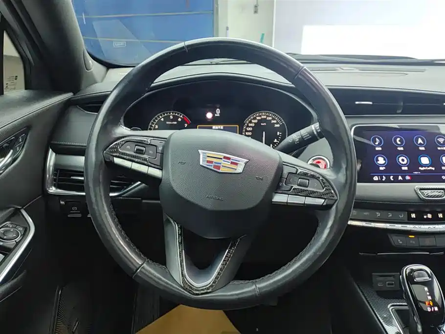 Cadillac XT4 2020 28T two-wheel drive leading type
