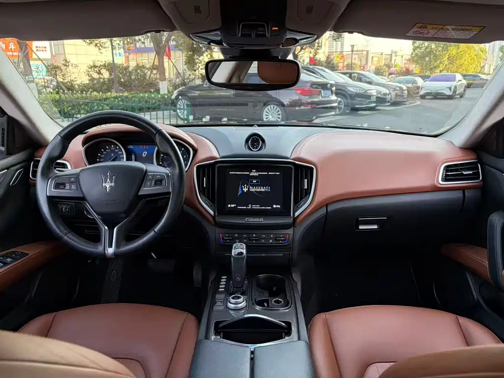 Ghibli 2019 Model 3.0 T Deluxe Edition Country VI