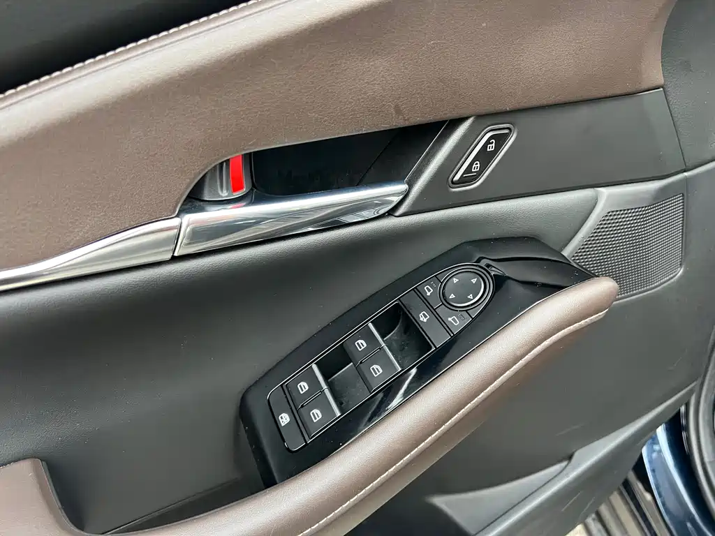 Фото машины 24