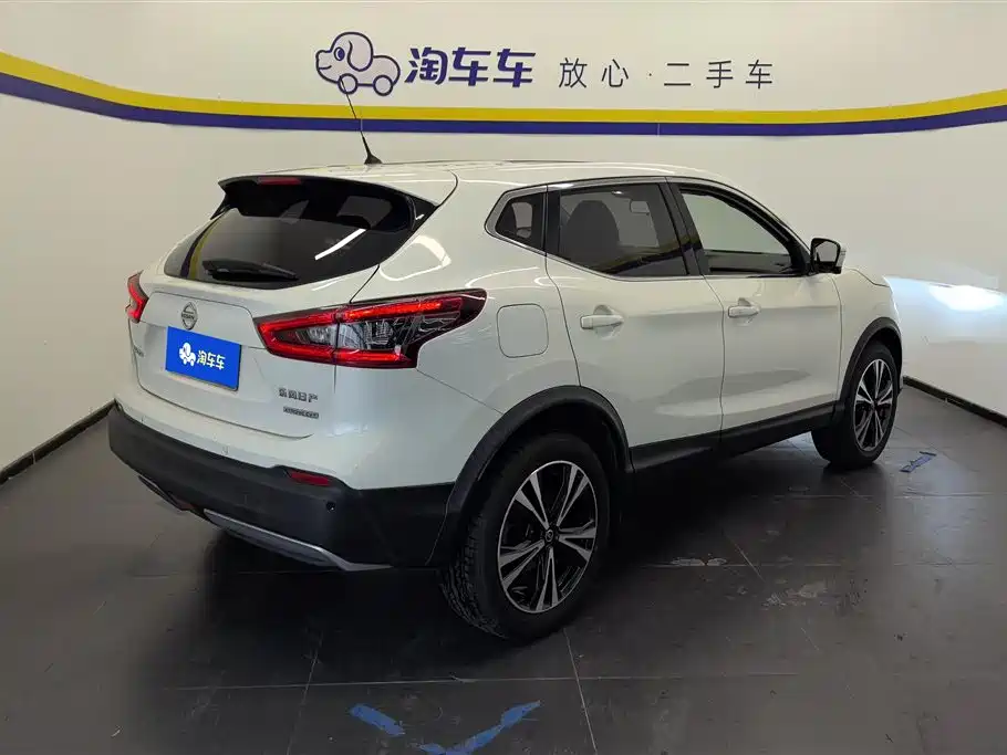 Qashqai 2019 2.0L CVT Deluxe Edition