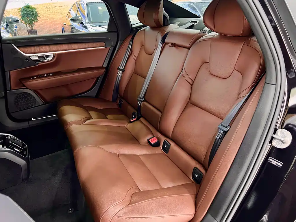 Volvo S90 2025 B5 Zhiyuan Deluxe Edition