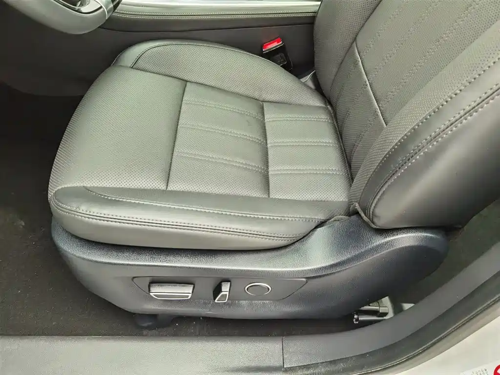 Changan CS95 2021 2.0T two-wheel drive luxury