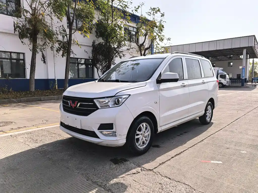 Wuling Hongguang 2021 facelift 1.5L S comfortable electric Booster LAR