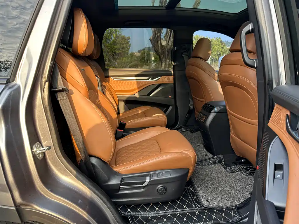 SAIC Maxus D90 Pro 2021 2.0T gasoline four-wheel drive ultimate 6-seater