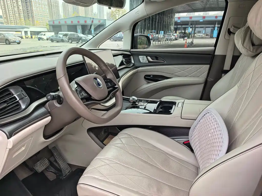 Denza D9 2022 DM-i 970 four-wheel drive premium type