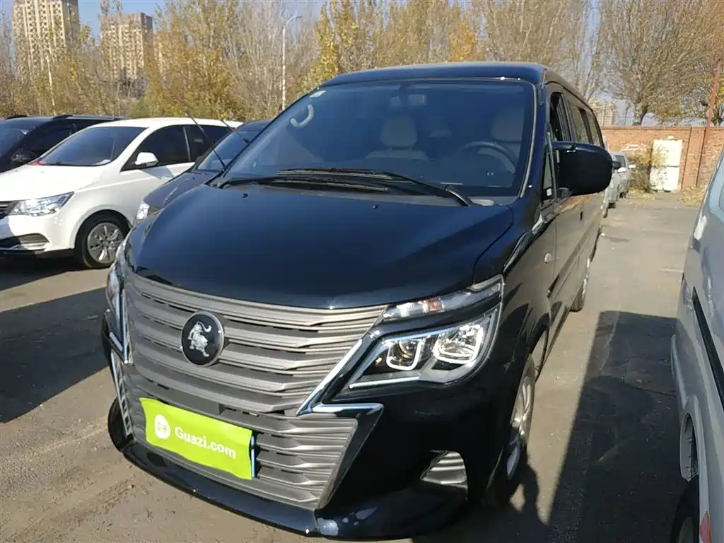 Lingzhi 2023 model M5L 1.6L basic type 7 seats