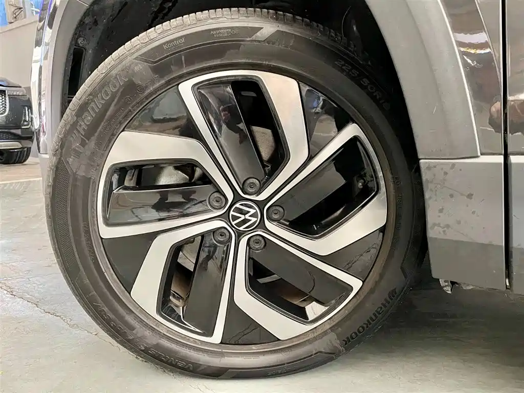 Tuyue 2024 300TSI two-wheel drive full moon version