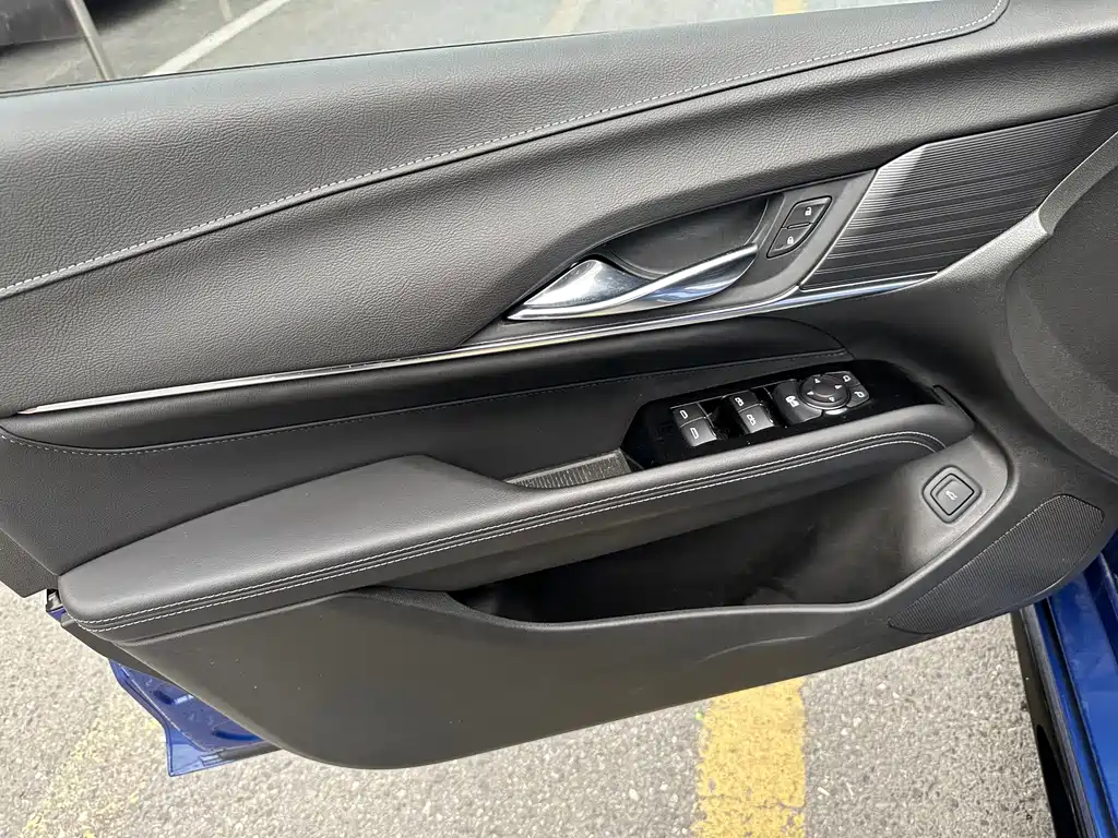 Cadillac CT4 2022 28T fashion type