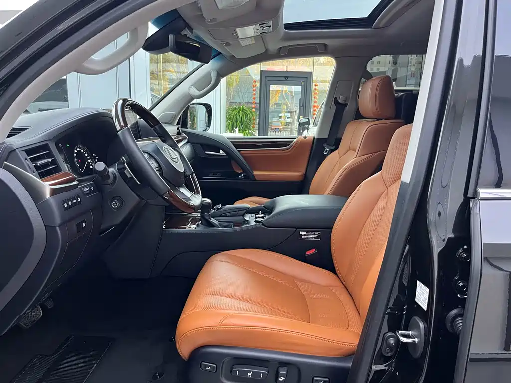 Lexus LX 2019 Model 570 Premium Deluxe Edition