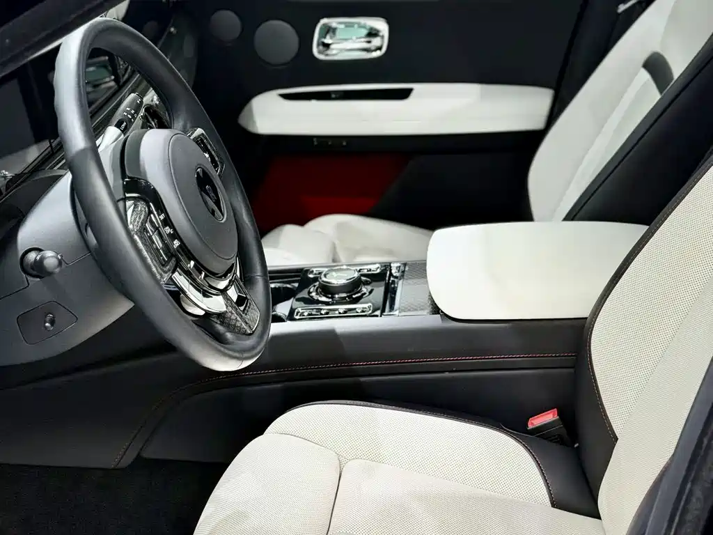 Gust 2022 model 6.7T Black Badge