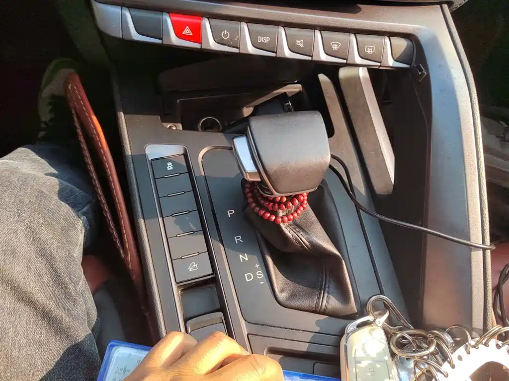 Popular T5 2020 1.5T automatic luxury country VI