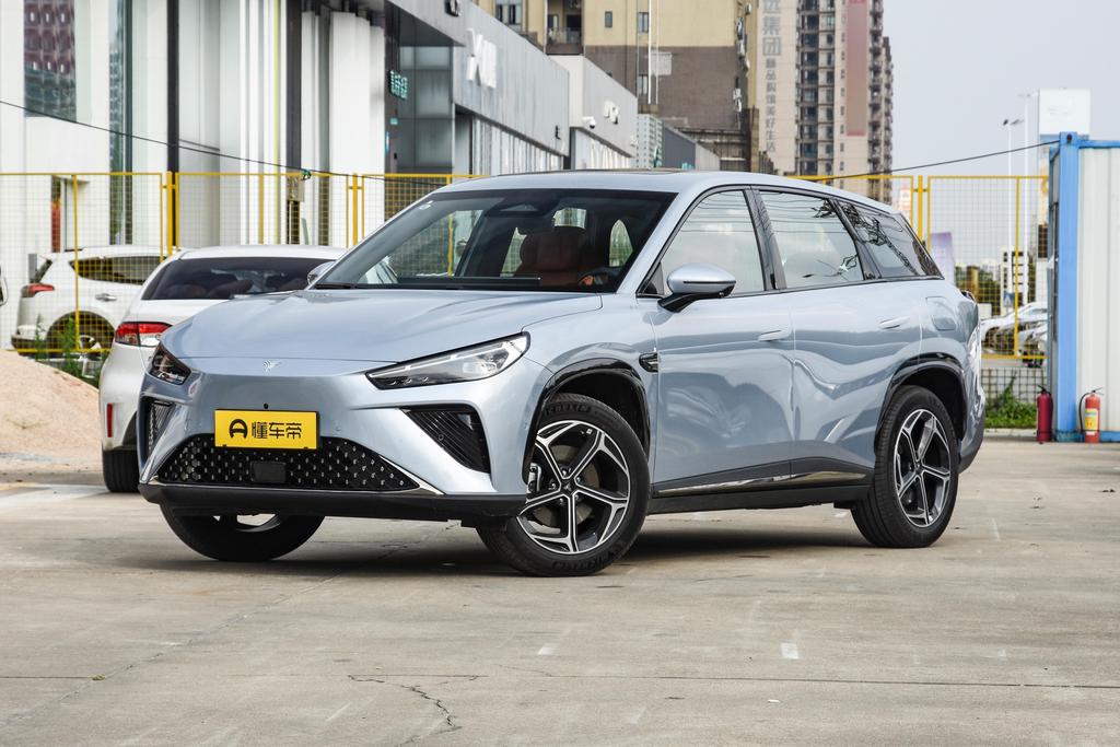 Extended range version 220 flash charging version