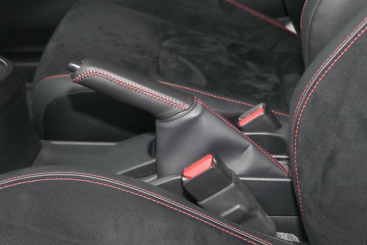 Фото машины 208